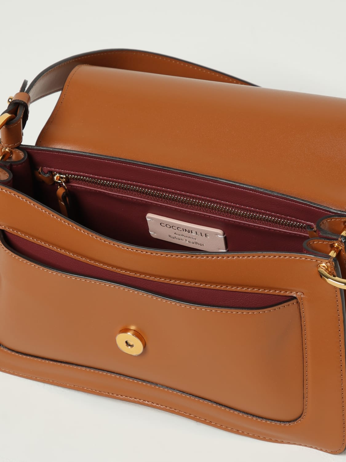 ショルダーバッグ・ポシェット COCCINELLE Woman Shoulder bag Amber E1SSK120101 W12 COCCINELLE: Shoulder bag woman - Amber | Coccinelle shoulder