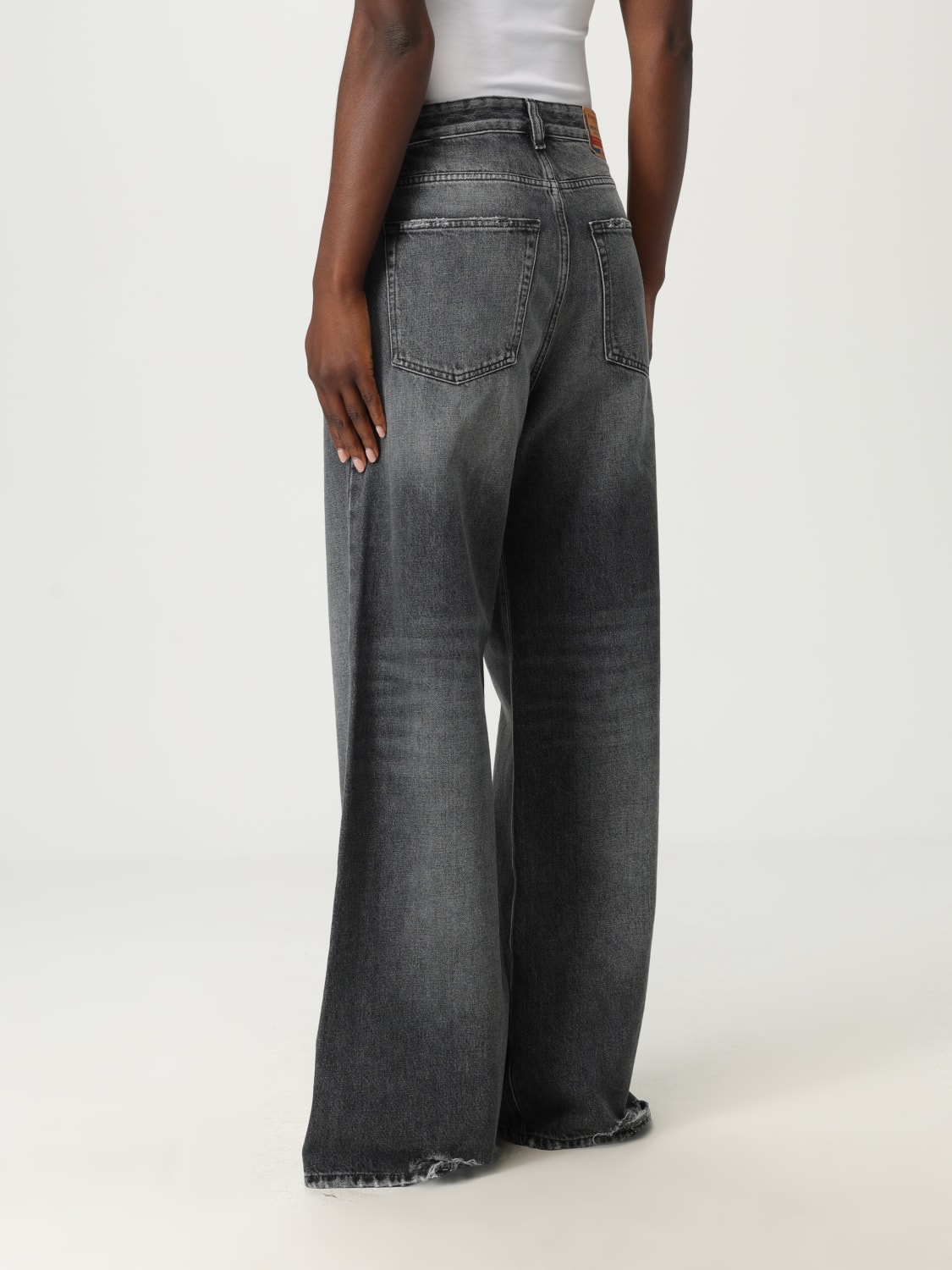 デニム・ジーパン DIESEL Woman Jeans Grey A06925007X4 02 DIESEL: Jeans woman - Grey | Diesel jeans A06925007X4 online