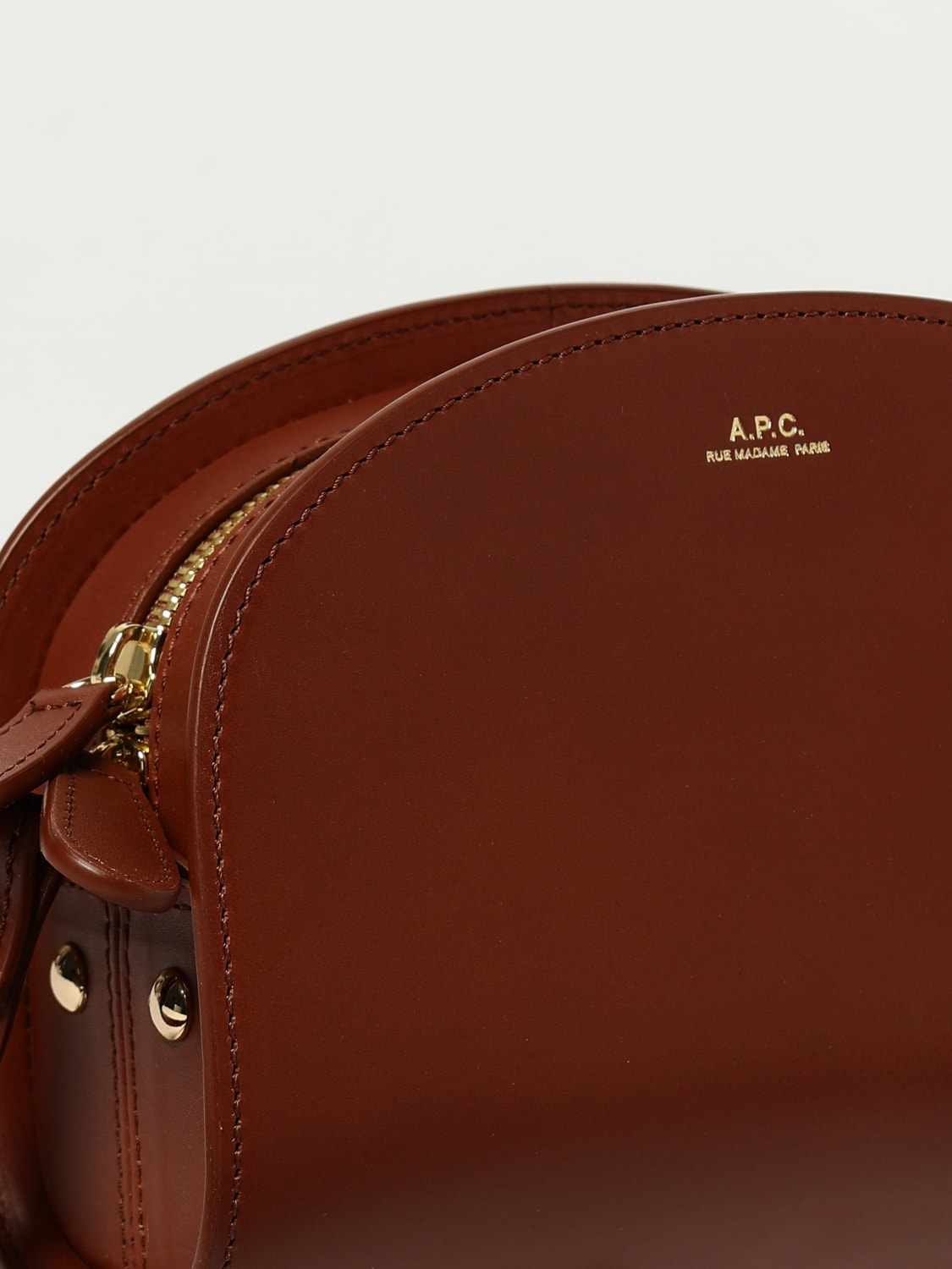 A.P.C. BORSA MINI: Borsa Demi Lune Mini A.P.C. in pelle, Marrone - Img 3