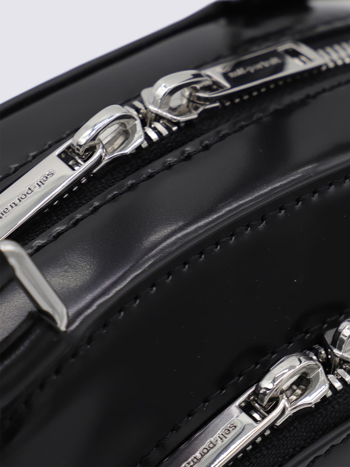 SELF-PORTRAIT BORSA A MANO: Borsa Curved Self-Portrait in pelle con fiocchi di strass, Nero - Img 3