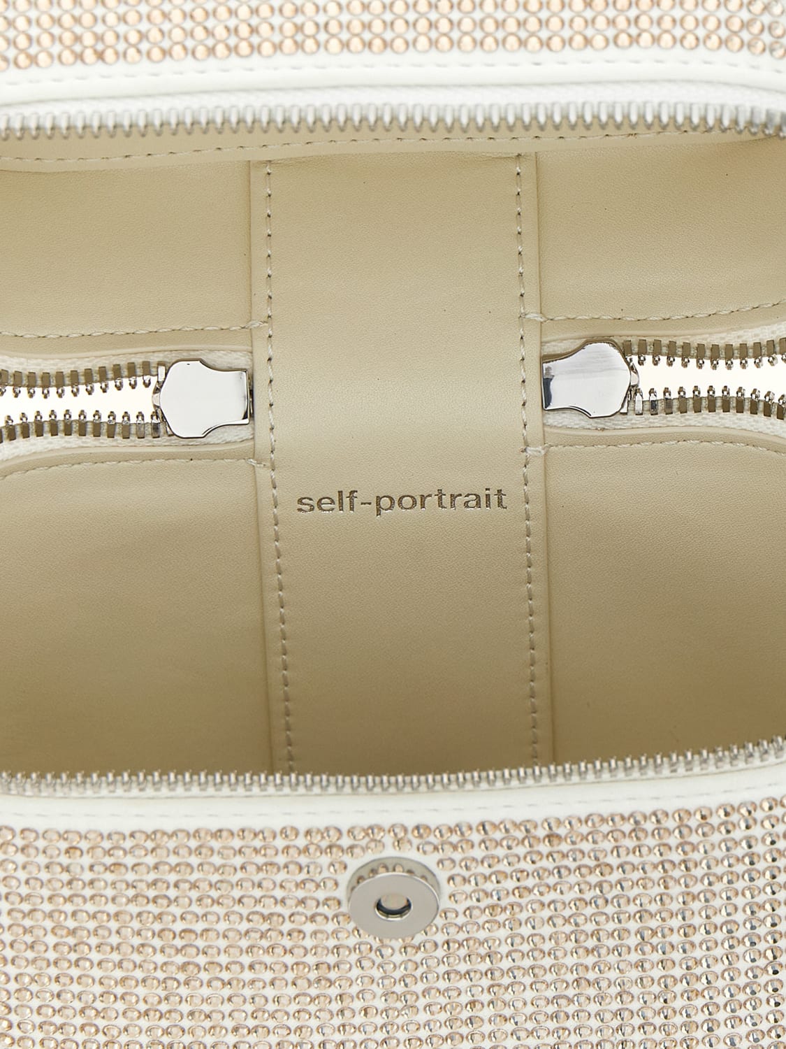 トートバッグ SELF PORTRAIT FW25 (PF25 309 CH CHAMPAGNE) Tan Leather Baguette Shoulder Bag With Charm – self-portrait-US
