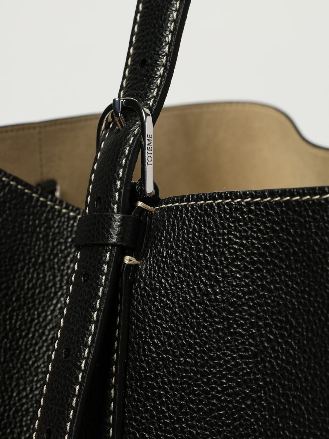 ショルダーバッグ・ポシェット TOTEME Woman Shoulder bag Black 234WAL853LE0030 001 TOTEME: Shoulder bag woman - Black | Toteme handbag