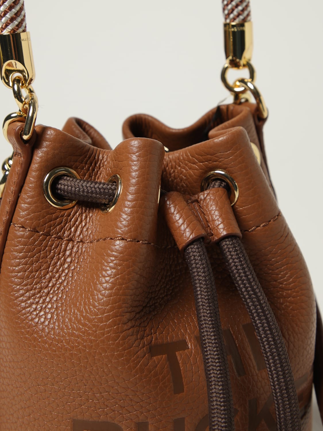 MARC JACOBS BORSA A MANO: Borsa The Bucket Bag Marc Jacobs in pelle a grana , Marrone - Img 3