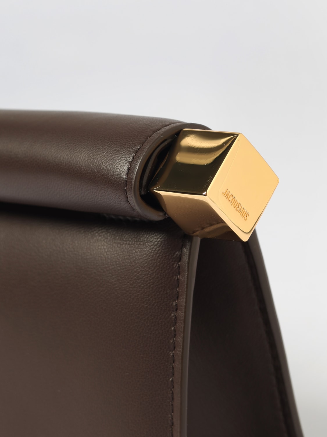 JACQUEMUS CLUTCH: Clutch La Petite Pochete Rond C Jacquemus in pelle, Marrone - Img 4