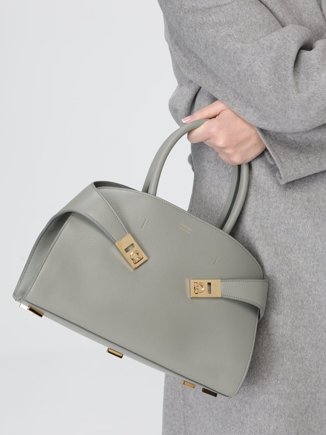 FERRAGAMO HANDBAG: Shoulder bag woman Ferragamo, Grey - Img 2