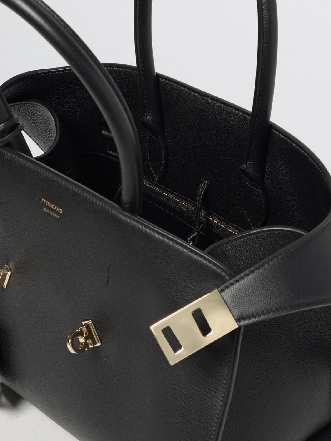 FERRAGAMO HANDBAG: Shoulder bag woman Ferragamo, Black - Img 5