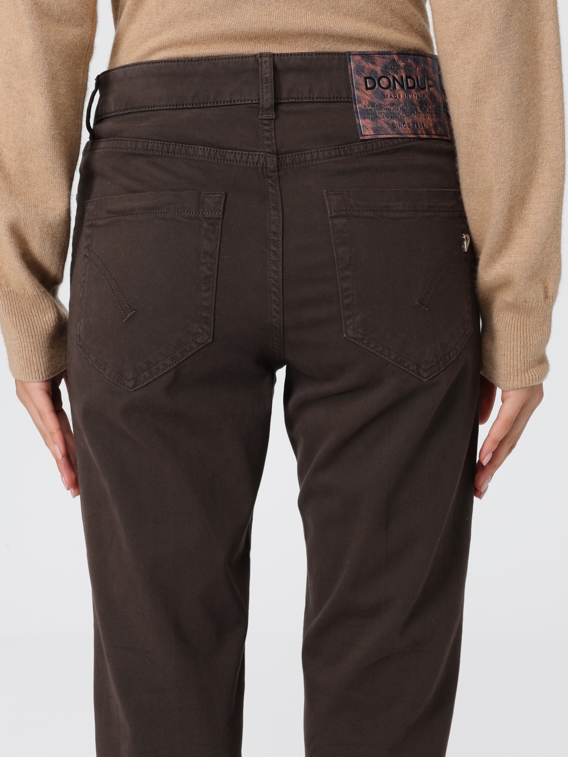 DONDUP PANTALONI: Pantalone cropped Dondup in denim , Marrone - Img 3