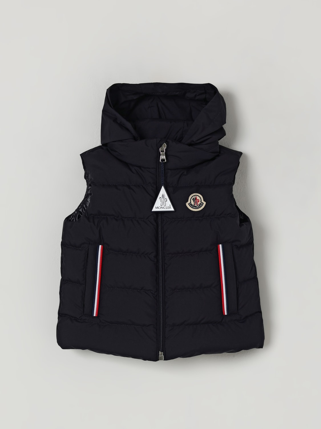 MONCLER GILET: Gilet imbottito in nylon con cappuccio e logo Moncler, Blue - Img 1