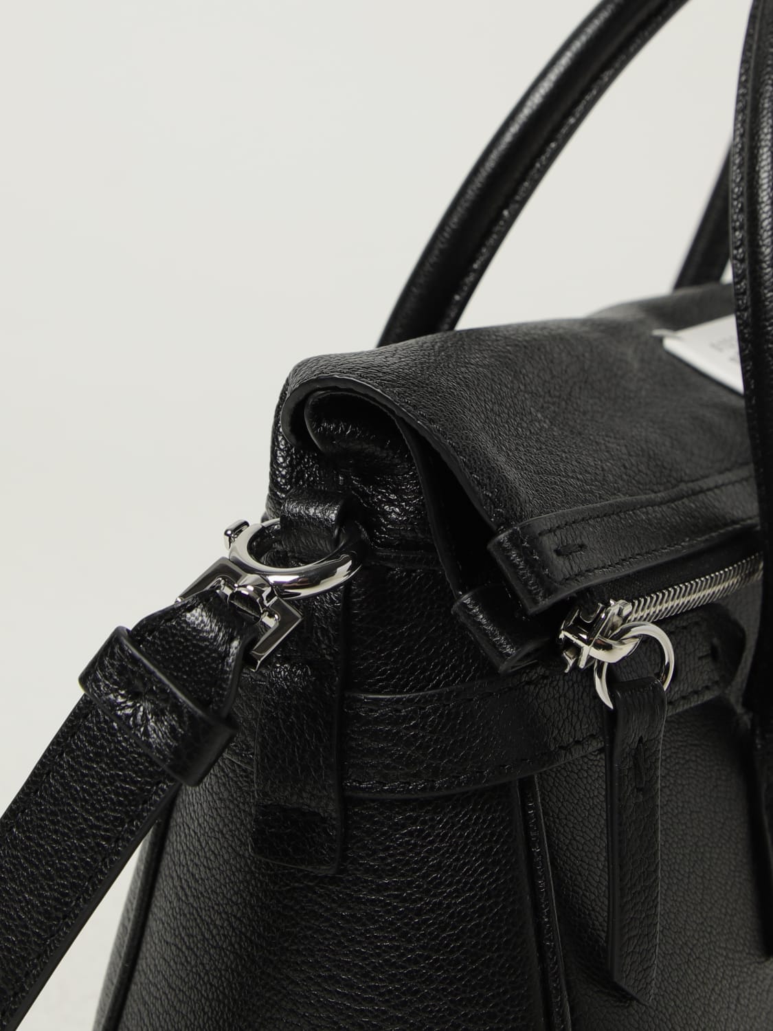 MAISON MARGIELA BORSA A TRACOLLA: Borsa 5AC East West Maison Margiela in pelle a grana , Nero - Img 4