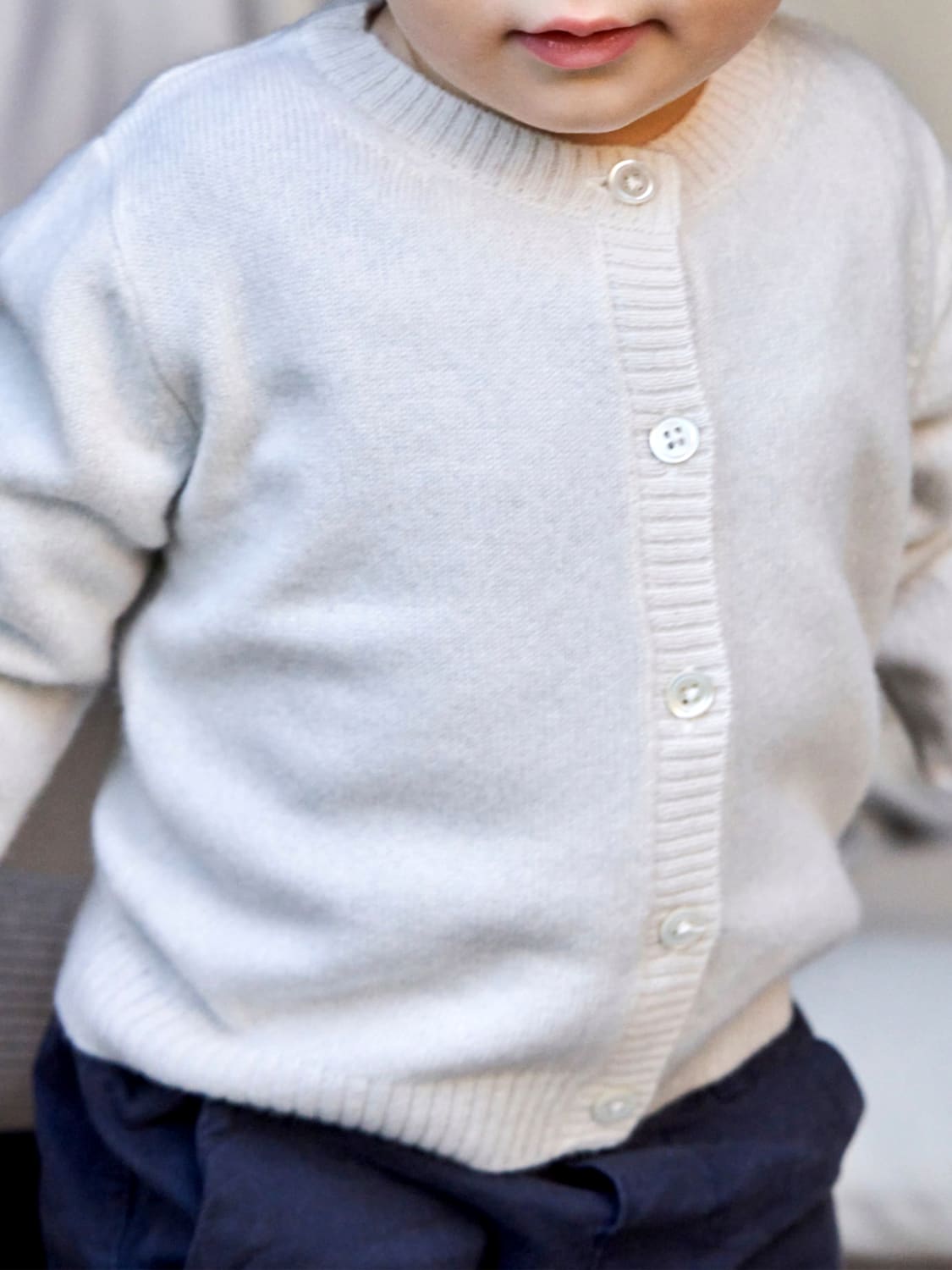 BOBBIN & TRICOT SWEATER: Bobbin & Tricot baby cashmere cardigan, Ivory - Img 3
