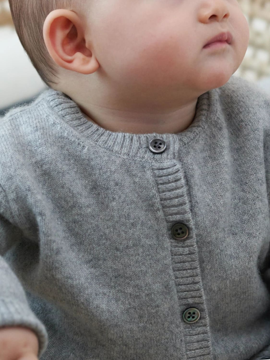 BOBBIN & TRICOT SWEATER: Bobbin & Tricot baby cashmere cardigan, Grey 1 - Img 3