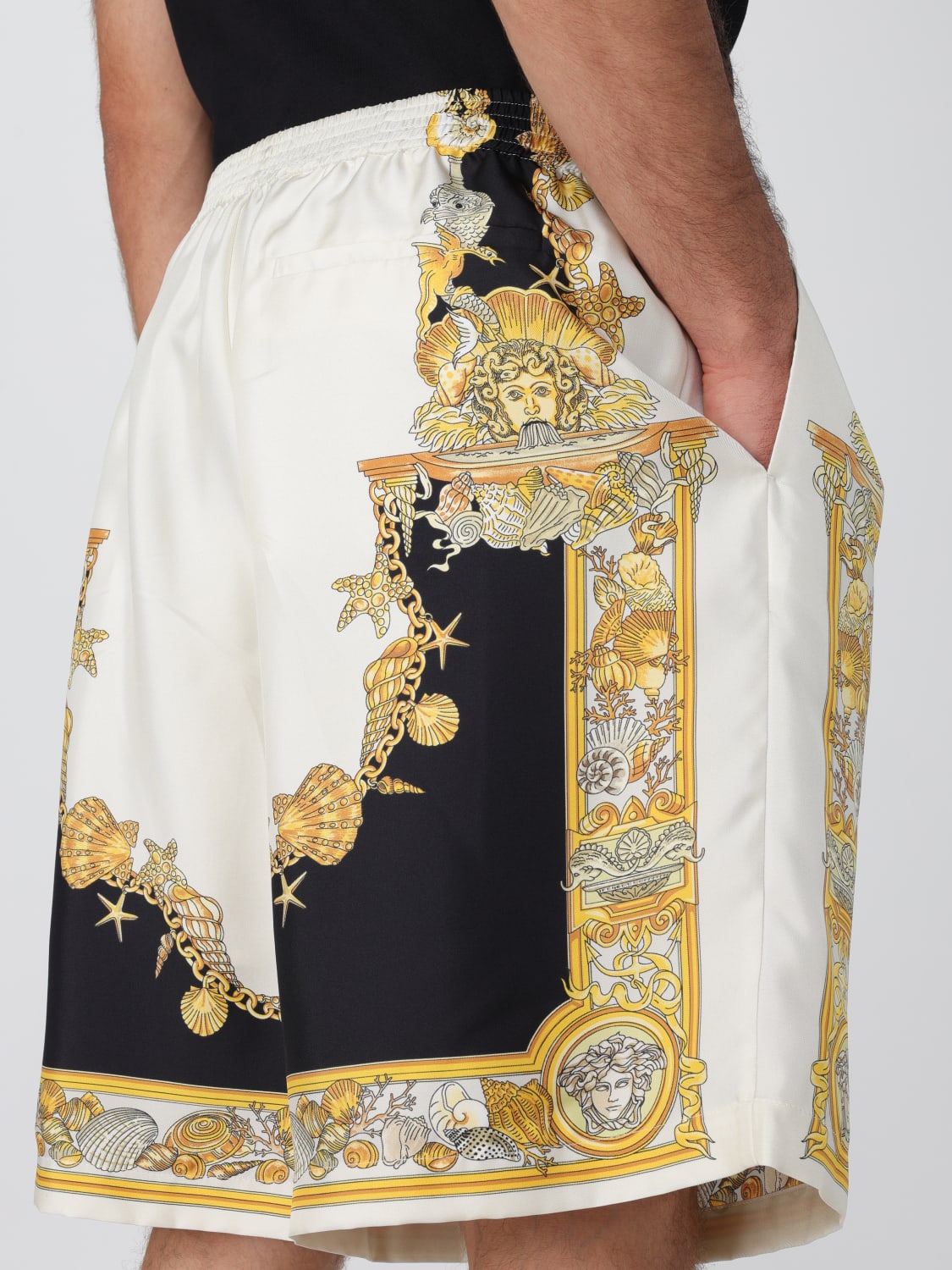 VERSACE SHORTS: Short men Versace, Fa01 - Img 5