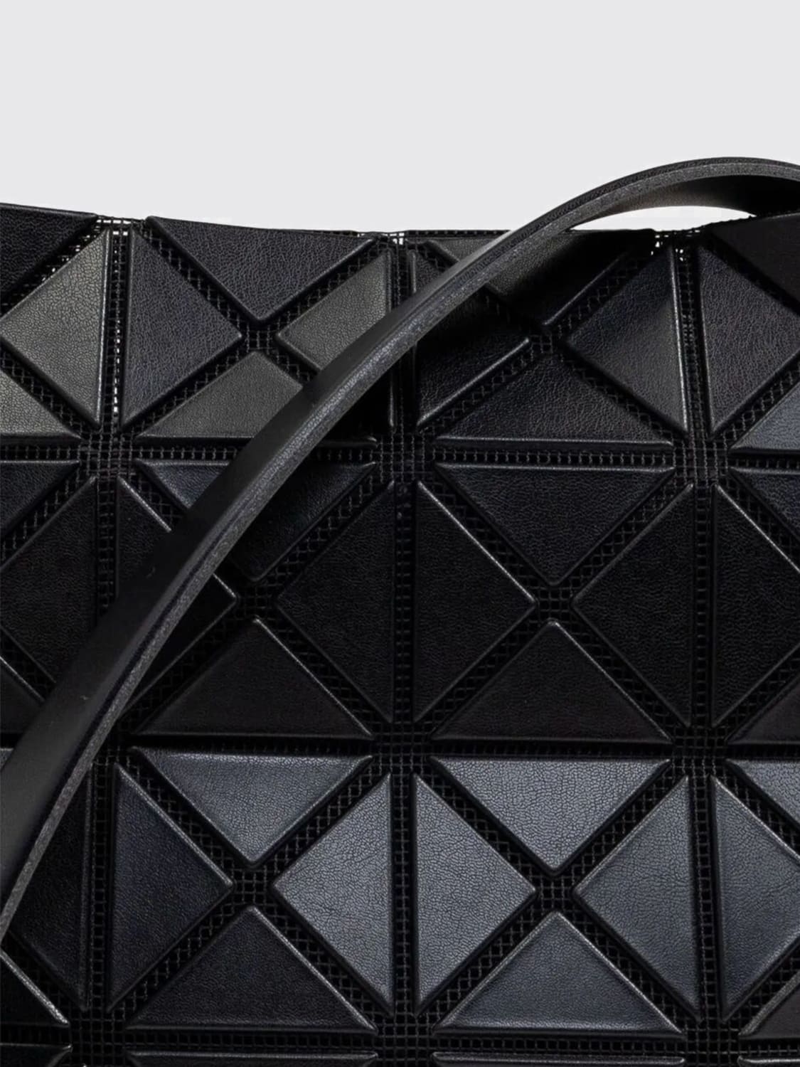 BAO BAO ISSEY MIYAKE BORSA A SPALLA: Borsa Prism Matte Bao Bao Issey Miyake in pvc e nylon , Nero - Img 3