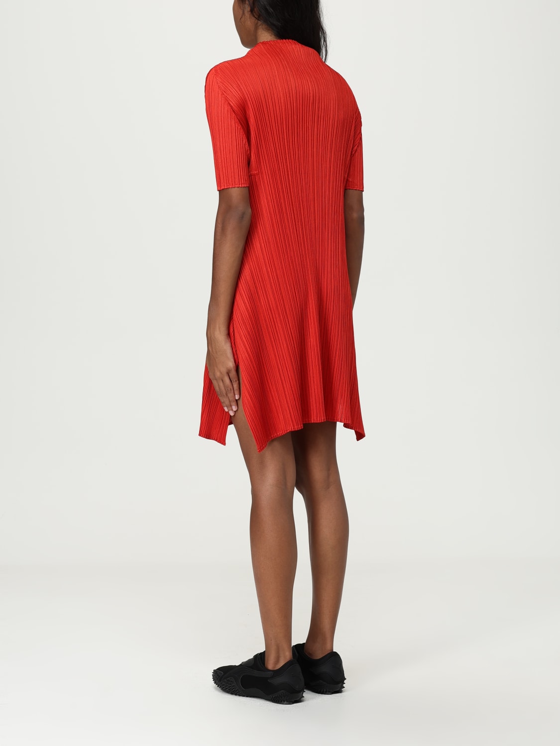 PLEATS PLEASE ISSEY MIYAKE KLEID: Kleider damen Pleats Please Issey Miyake, Rot - Img 2