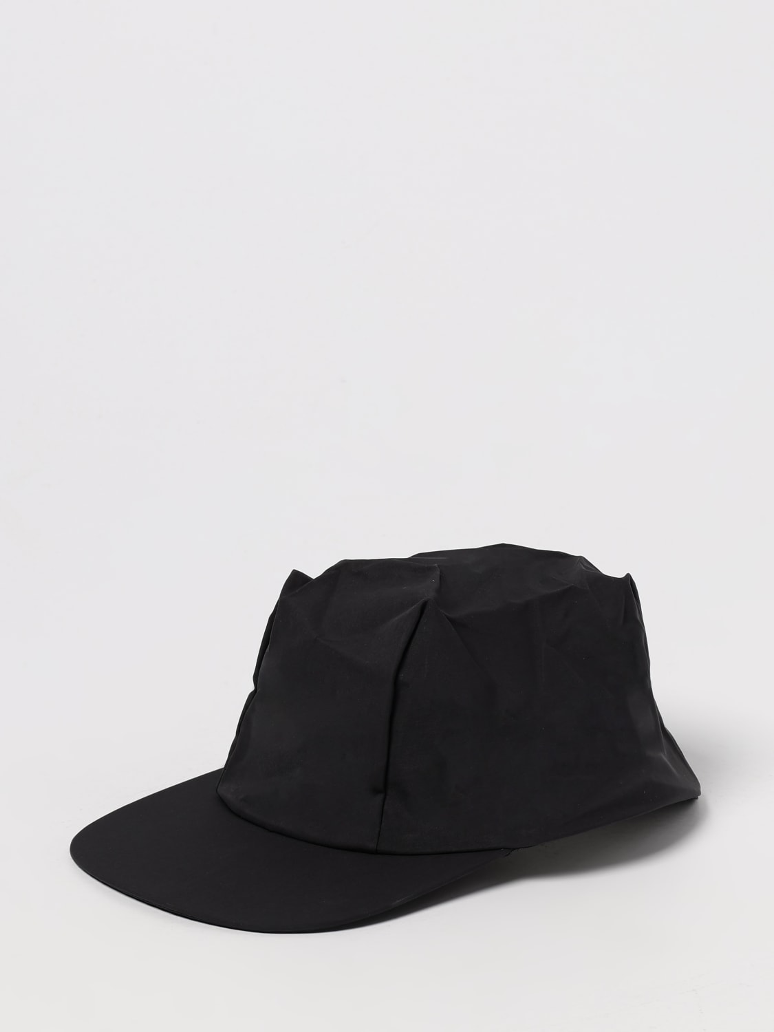 HOMME PLISSE' ISSEY MIYAKE HAT: Hat men Homme Plisse' Issey Miyake, Black - Img 1