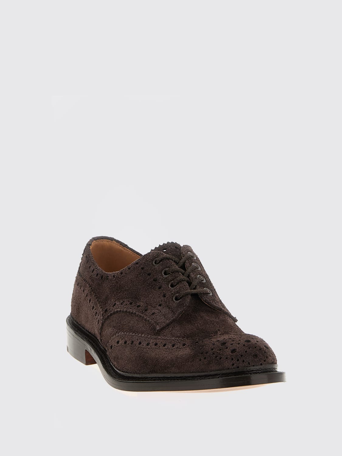 TRICKER'S SCARPE STRINGATE: Derby Bourton Tricker's in camoscio con motivo brogue , Marrone - Img 2