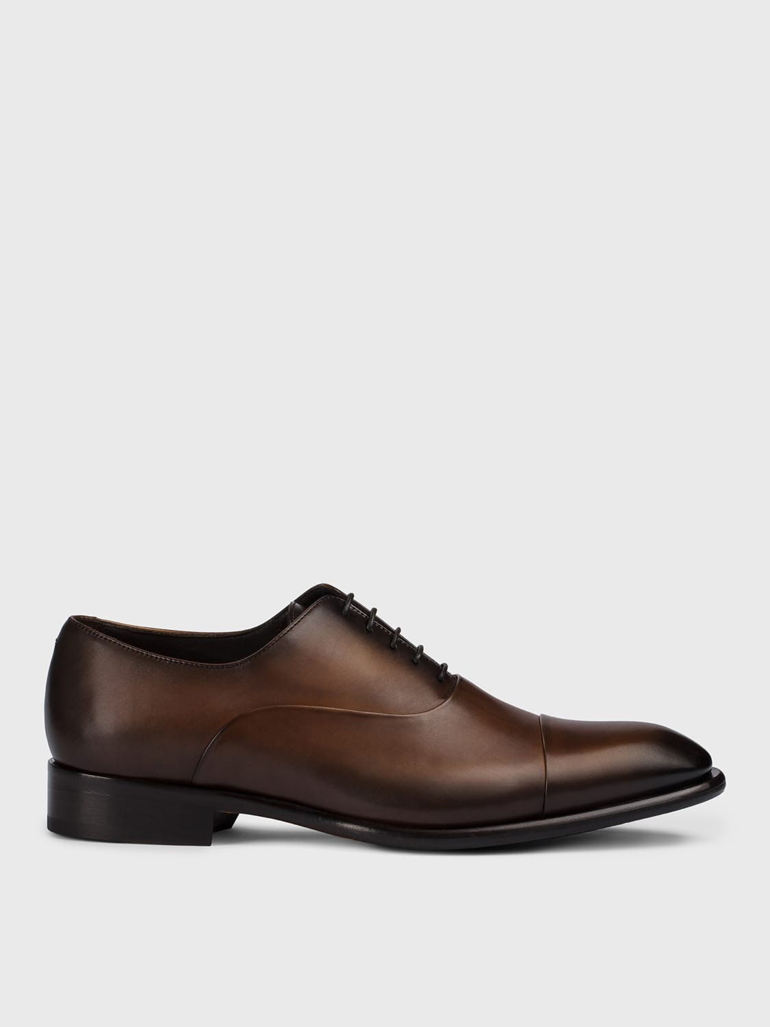 DOUCAL'S SCARPE STRINGATE: Oxford Doucal's in pelle lucida , Marrone - Img 1