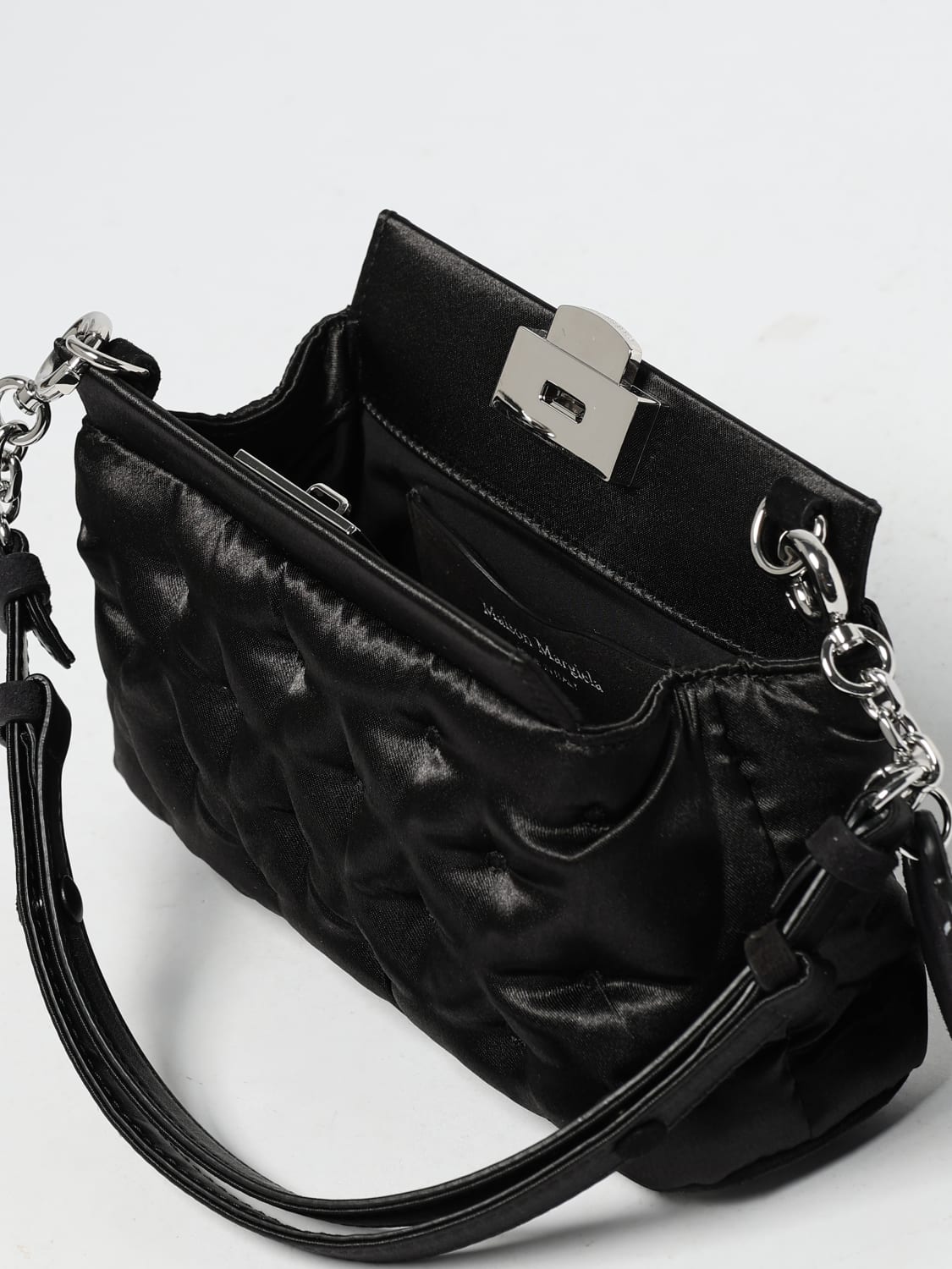 MAISON MARGIELA BORSA MINI: Borsa Glam Slam Small Maison Margiela in raso capitonnè , Nero - Img 6