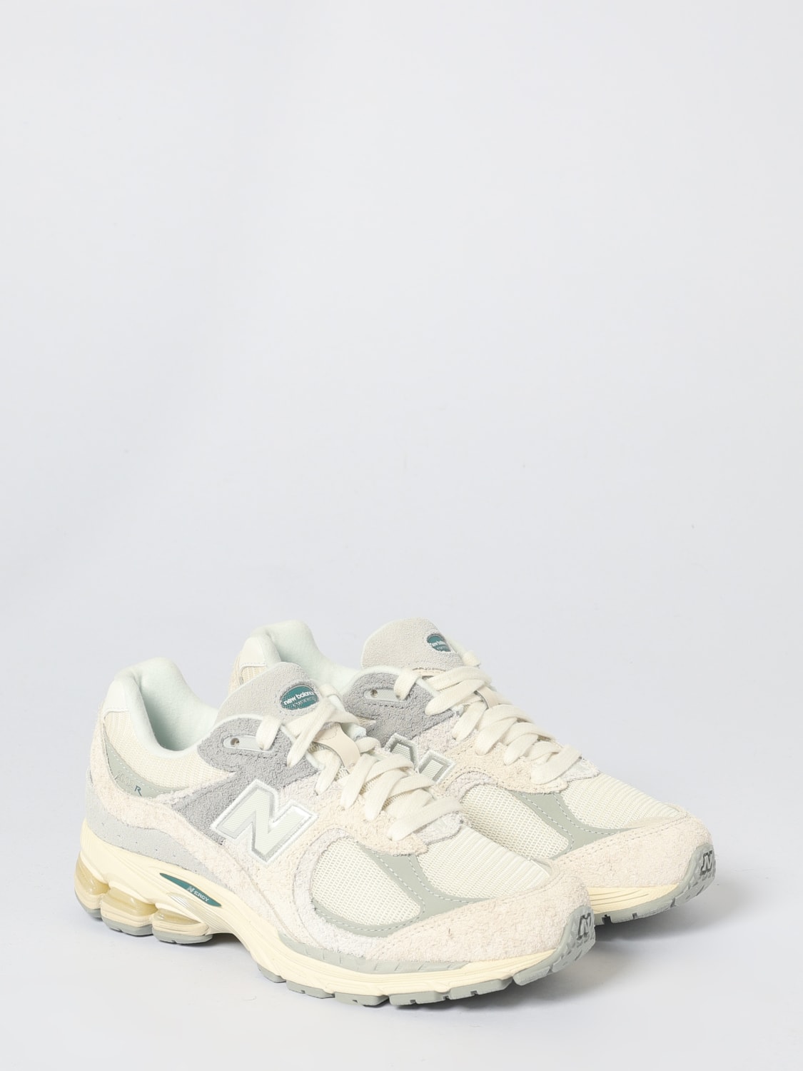 NEW BALANCE SNEAKERS: Sneakers 2002R New Balance in camoscio e mesh , Beige - Img 2