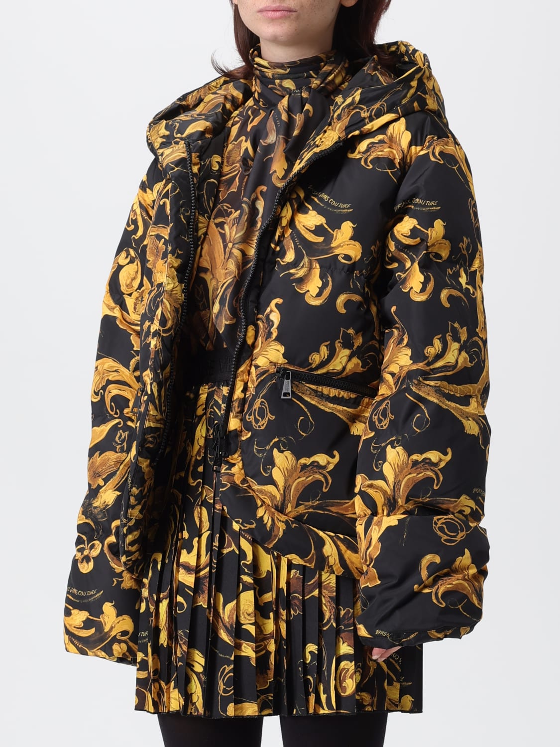 VERSACE JEANS COUTURE GIACCA: Piumino Versace Jeans Couture in nylon stampato, Nero - Img 4