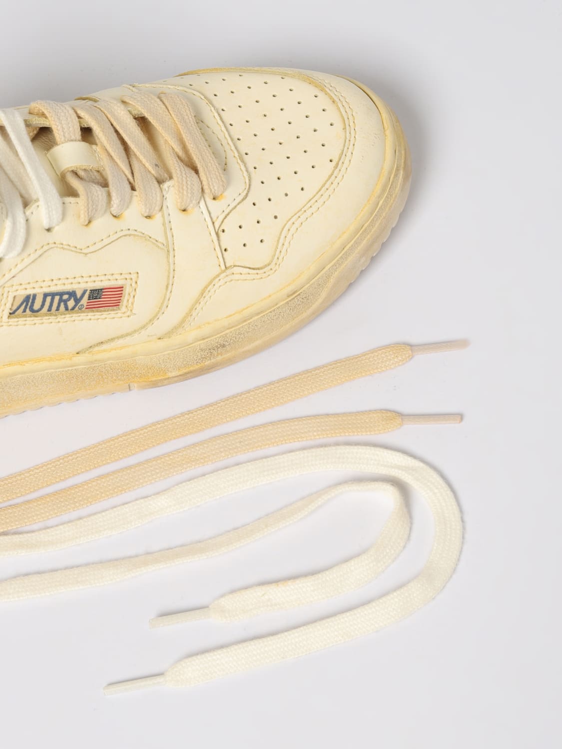 AUTRY SNEAKERS: Sneakers Med-Way Autry in pelle used , Bianco - Img 4