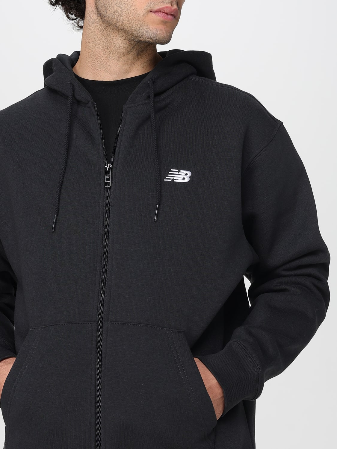 NEW BALANCE FELPA: Felpa con cappuccio e logo New Balance, Nero - Img 4