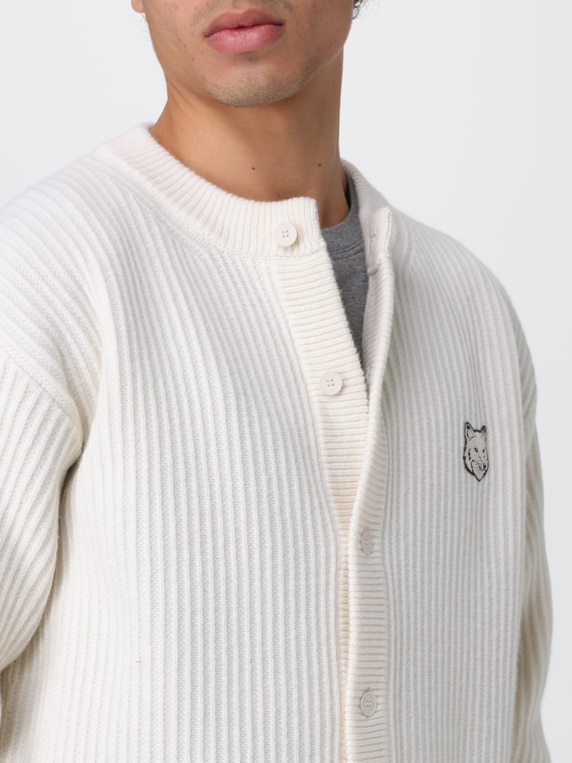 MAISON KITSUNÉ MAGLIA: Cardigan Maison Kitsuné in lana Merino , Beige - Img 4