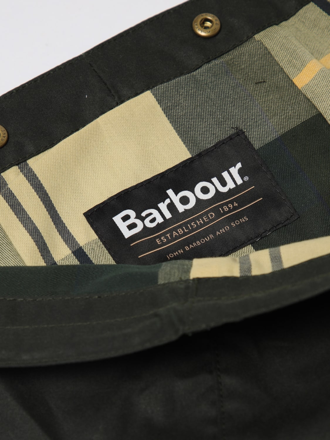 BARBOUR CAPPELLO: Cappuccio Barbour in cotone cerato , Verde - Img 2
