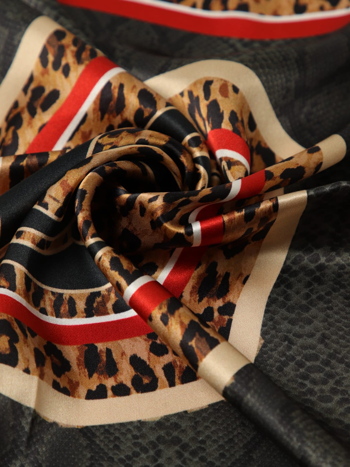 JUST CAVALLI FULAR: Bufanda mujer Just Cavalli, Negro 1 - Img 3