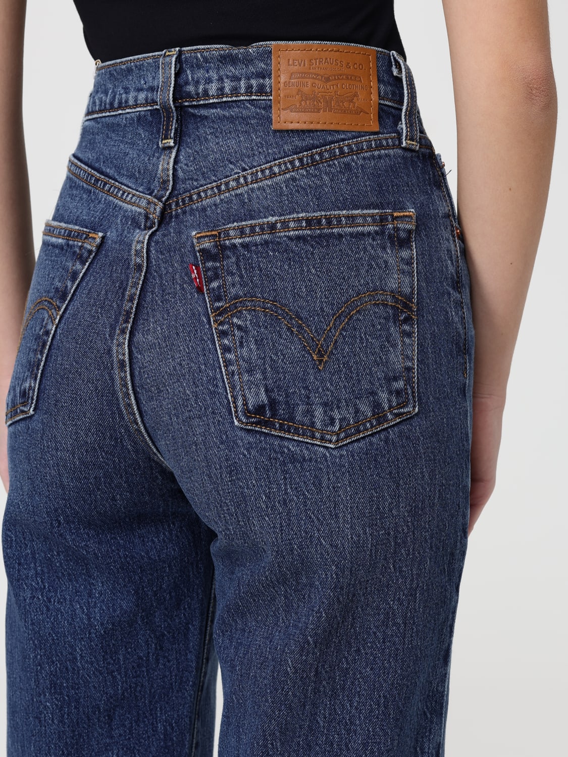 LEVI'S ジーンズ: パンツ レディース Levi's, デニム - Img 3