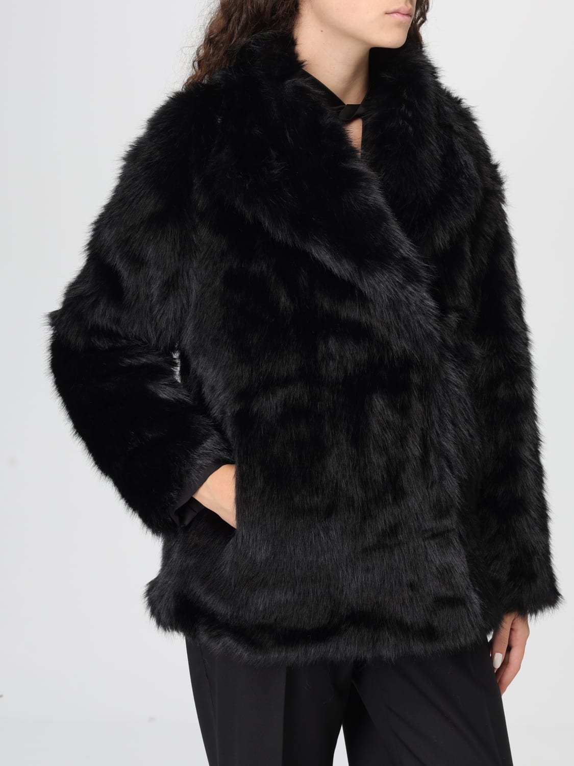 V73 FUR COAT: V73 women's fur, Black - Img 4