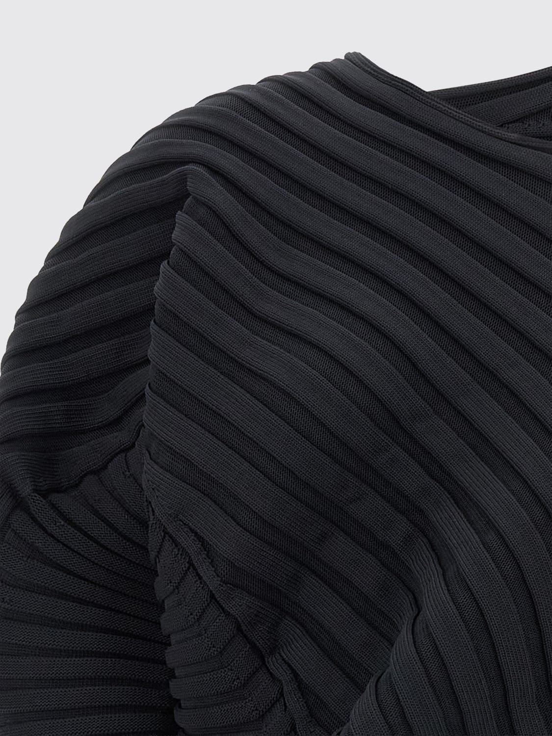 ISSEY MIYAKE トップス: トップス レディース Issey Miyake, ブラック - Img 3