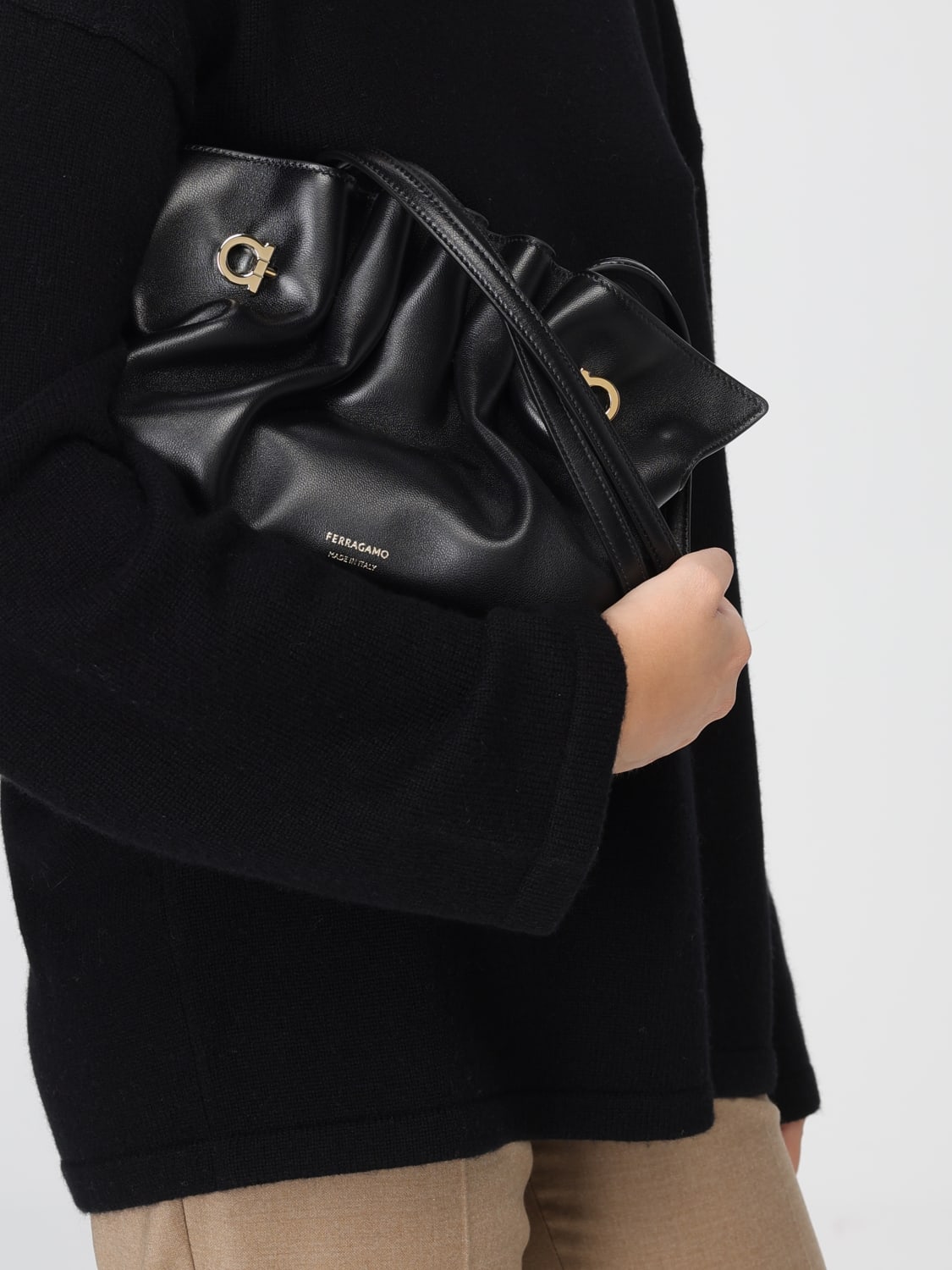 FERRAGAMO SHOULDER BAG: Shoulder bag woman Ferragamo, Black - Img 2