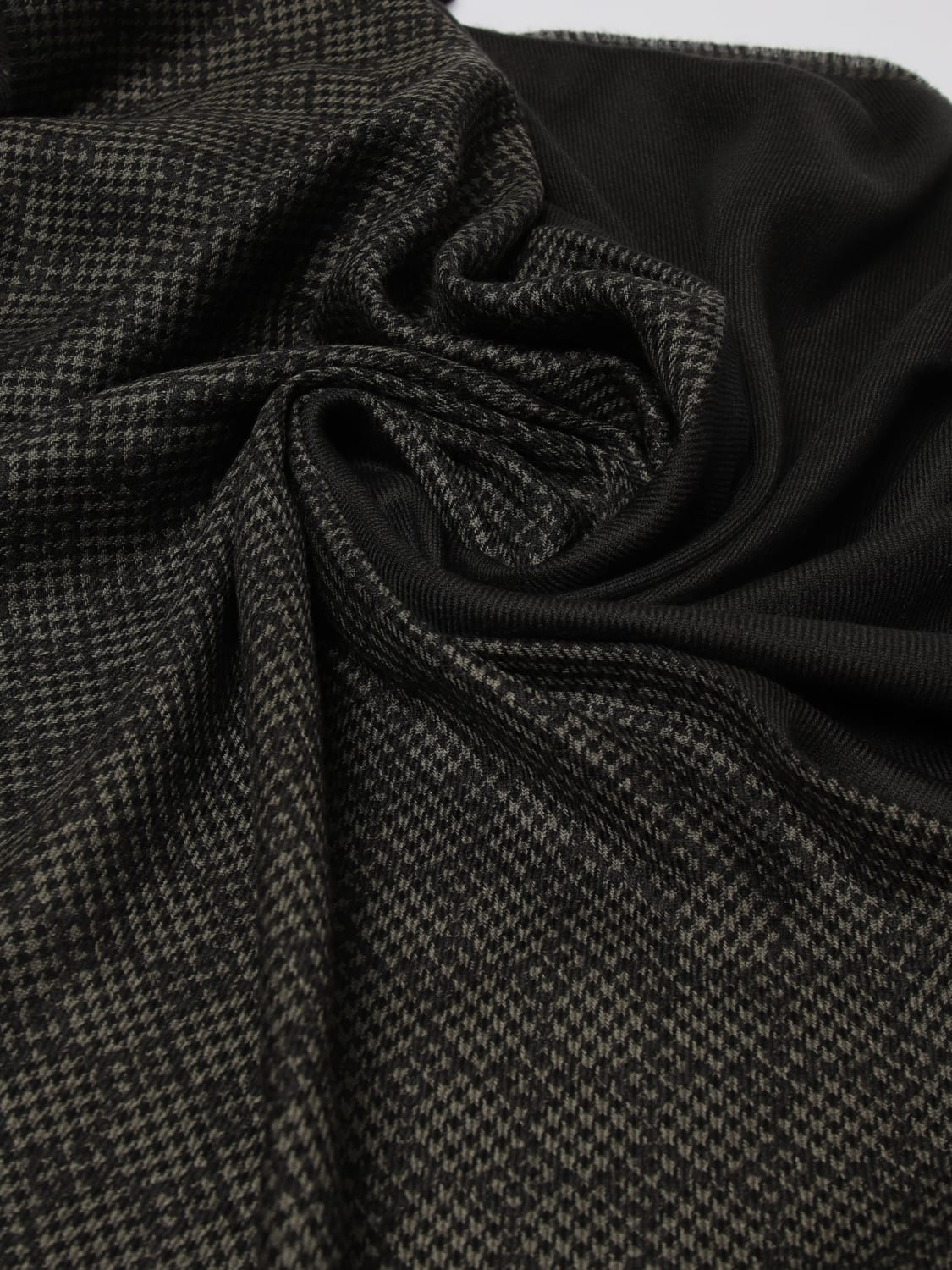 GUCCI SCARF: Scarf men Gucci, Black - Img 3