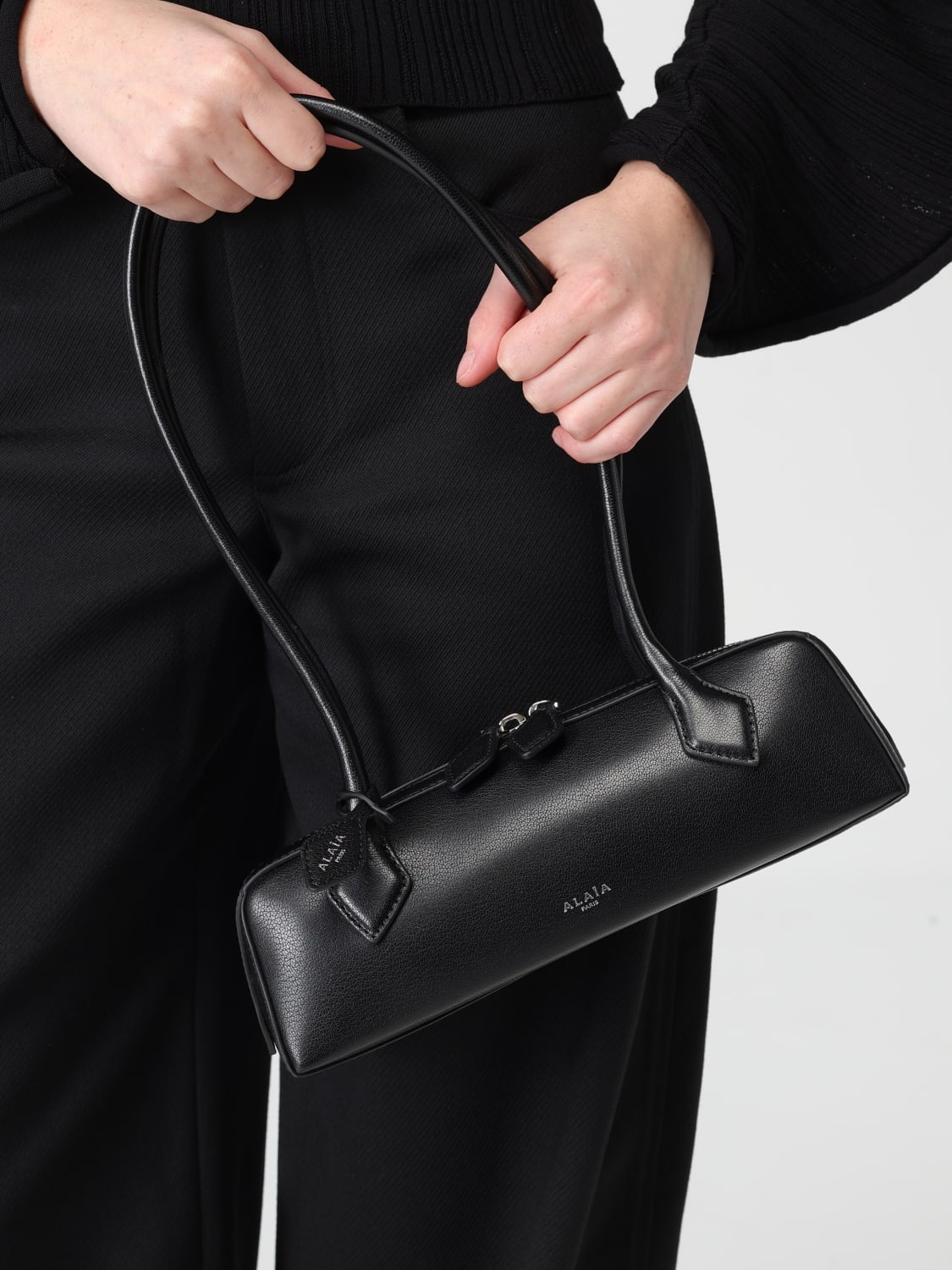 ALAÏA SHOULDER BAG: Shoulder bag woman AlaÏa, Black - Img 2