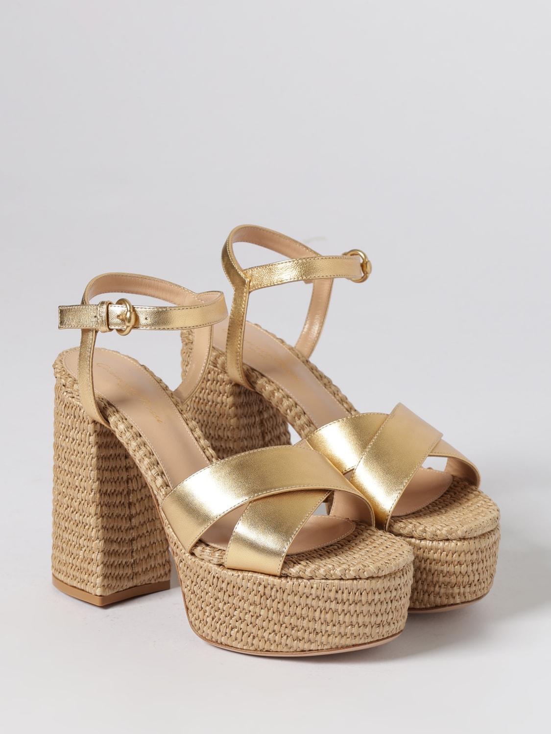 GIANVITO ROSSI PUMP: Pump woman Gianvito Rossi, Beige - Img 2