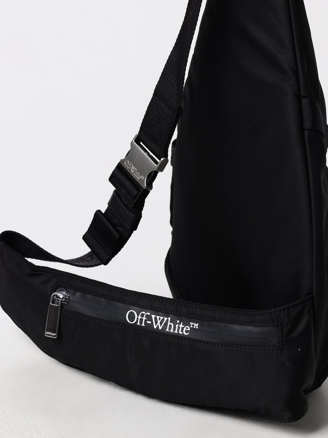 OFF WHITE Sac homme Noir Sac A Dos Off White OMNQ093F24FAB0011000 en ligne sur GIGLIO.COM