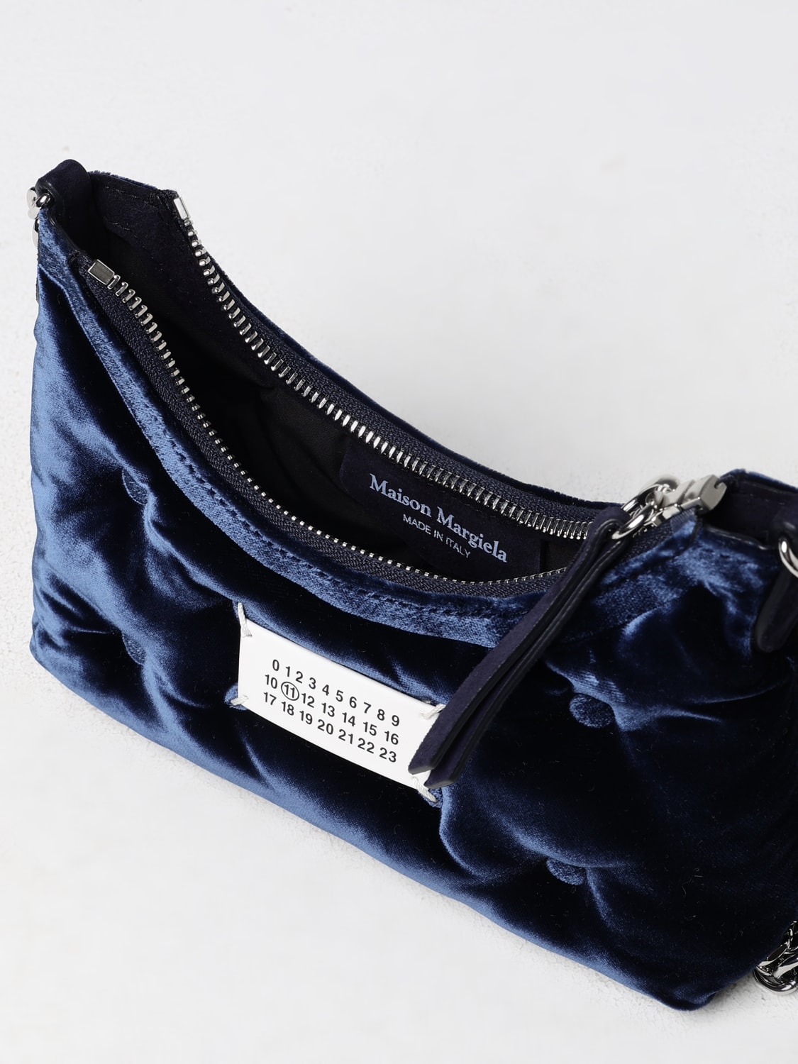 MAISON MARGIELA BORSA: Borsa Glam Slam Maison Margiela in velluto capitonnè , Blue - Img 5