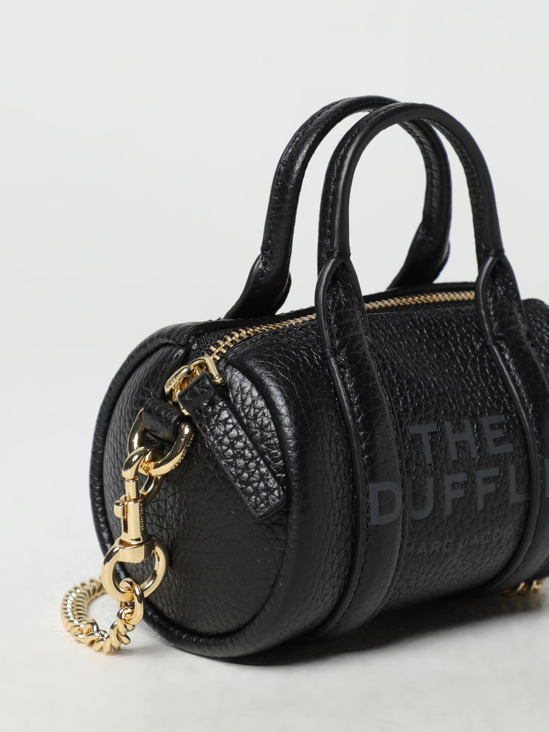 MARC JACOBS BORSA MINI: Borsa mini The Duffle in pelle martellata Marc Jacobs, Nero - Img 3