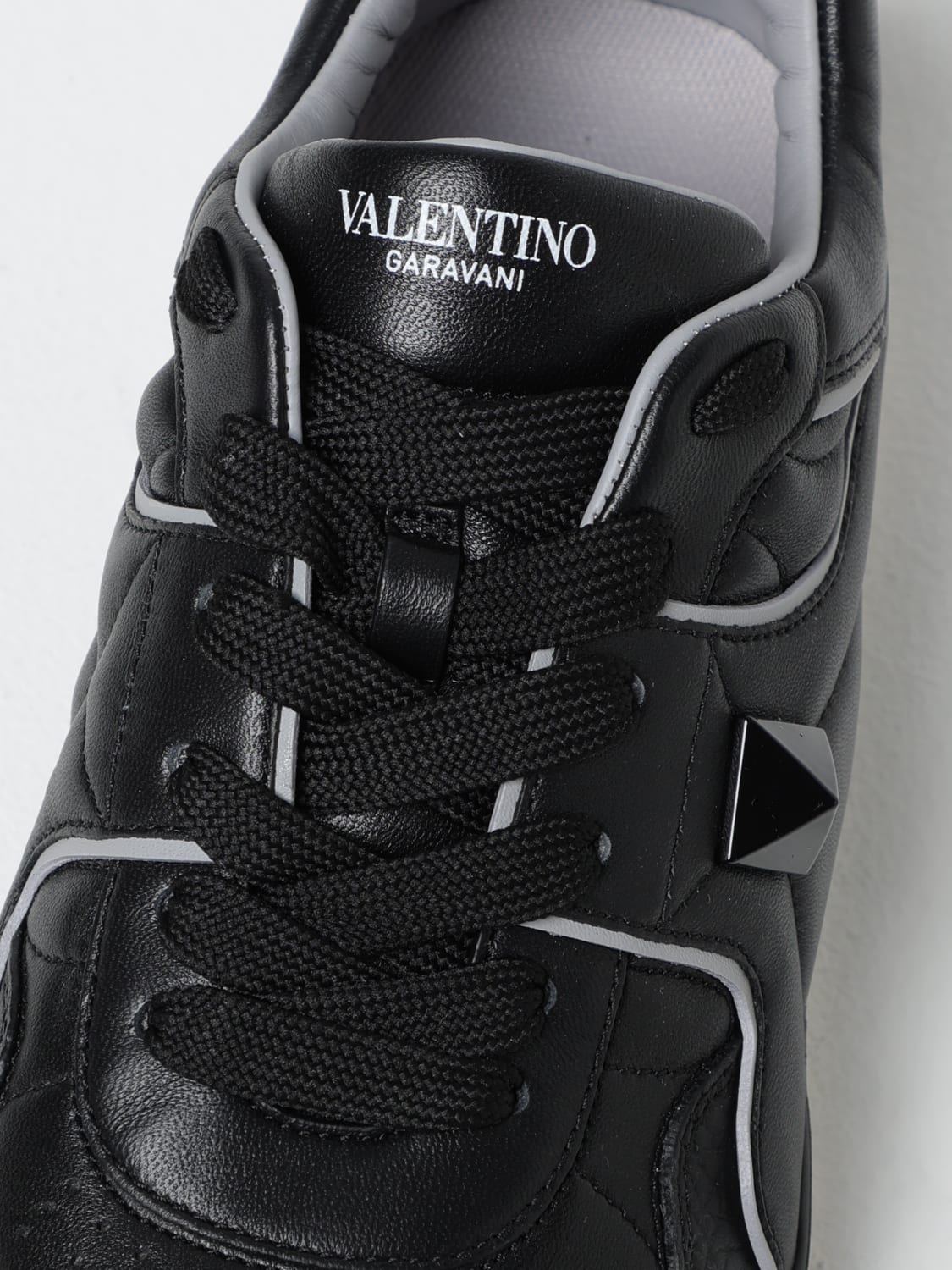 VALENTINO GARAVANI: Sneakers men - Black | Valentino