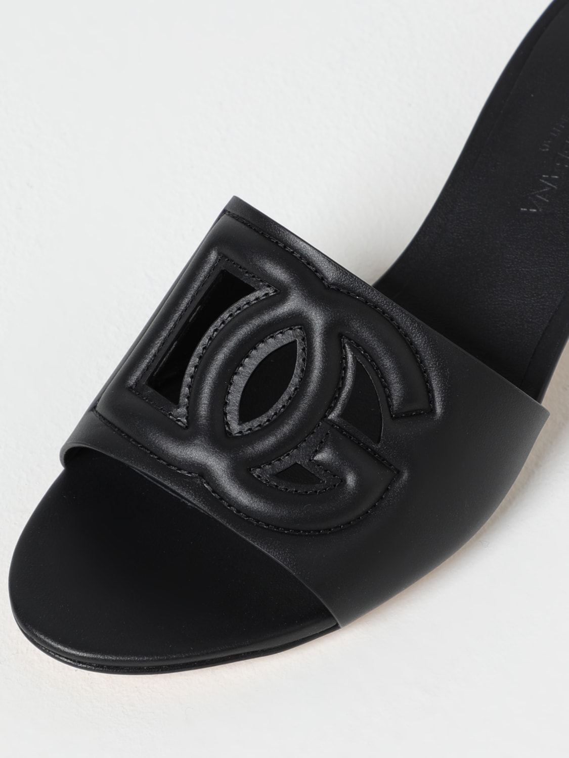 シューズ・サンダルその他 DOLCE & GABBANA Woman Flat sandals Black CR1755AY329 80999 DOLCE & GABBANA: Flat sandals woman - Black | Dolce