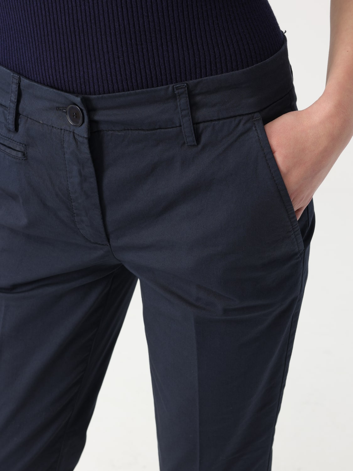 TWINSET PANTALONI: Pantalone cropped Twinset in cotone stretch , Blue - Img 3