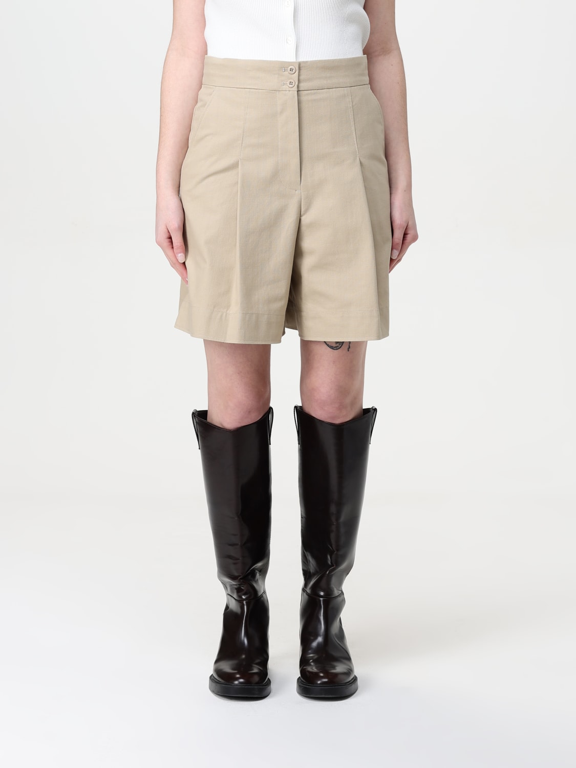 ショートパンツ A.P.C. Women Shorts Burmudas COHFUF10214 BAA Beige A.P.C.: Short woman - Beige | A.P.C. short COHFUF10214